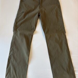 Orvis Men's Khaki Chinos